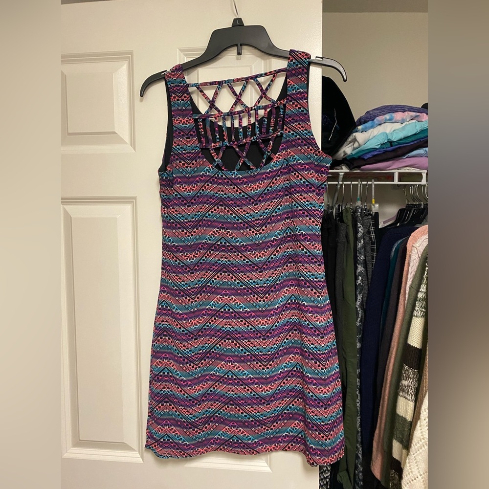 Pretty Patterned Dress - Picture 3 of 3